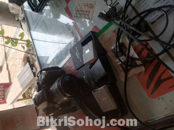 DSLR Nikon D5300 ফোন কেনার জন্য বিক্রি করা